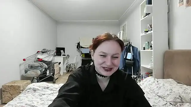 Snapshot of LoiseLovetto chatting on 06-25-26, 06:02 LoiseLovetto online show from 06-25-26, 06:02
