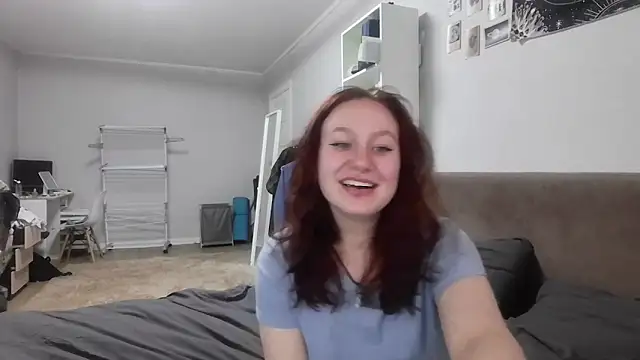 Snapshot of LoiseLovetto chatting on 06-19-26, 04:24 LoiseLovetto online show from 06-19-26, 04:24