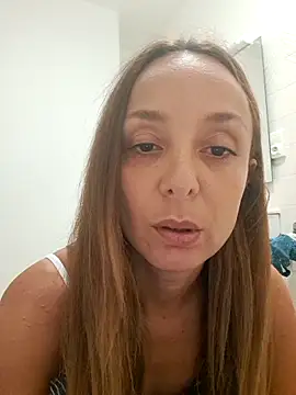 jasminelabeurette69 online show from 06-04-26, 12:21