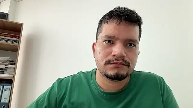 Snapshot of Zaddus chatting on 06-01-26, 01:11 Zaddus online show from 06-01-26, 01:11