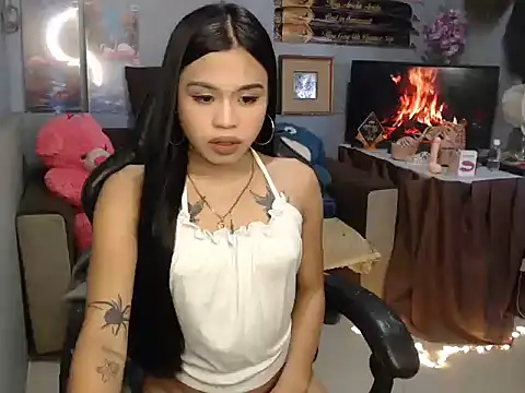 Snapshot of Salomesalvi chatting on 06-08-26, 04:57 Salomesalvi online show from 06-08-26, 04:57