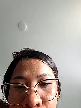 Snapshot of AhslyDuque chatting on 06-10-26, 08:32 AhslyDuque online show from 06-10-26, 08:32
