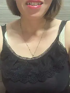 Snapshot of Emlyla chatting on 06-02-26, 03:39 Emlyla online show from 06-02-26, 03:39