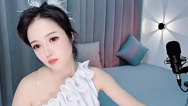 Momo-Wow online show from 07-21-26, 06:04