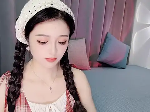 Snapshot of Momo-Wow chatting on 06-04-26, 06:18 Momo-Wow online show from 06-04-26, 06:18