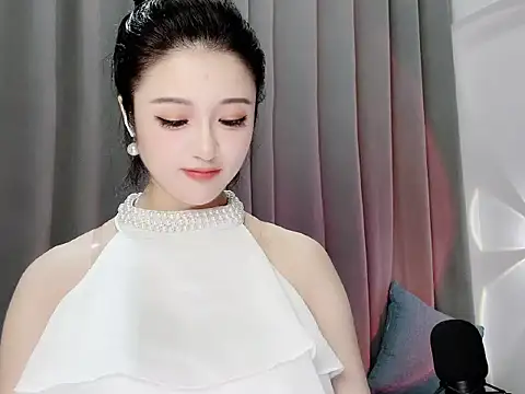 Snapshot of Momo-Wow chatting on 06-07-26, 05:23 Momo-Wow online show from 06-07-26, 05:23