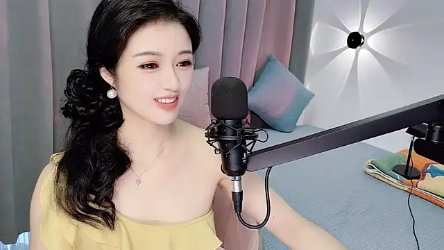 Momo-Wow online show from 06-20-26, 06:07
