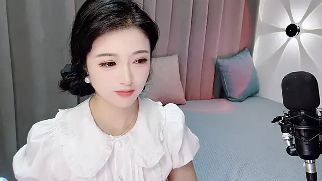 Momo-Wow online show from 06-21-26, 06:41