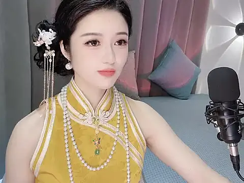 Snapshot of Momo-Wow chatting on 06-03-26, 06:14 Momo-Wow online show from 06-03-26, 06:14