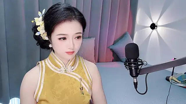 Momo-Wow online show from 07-18-26, 06:22