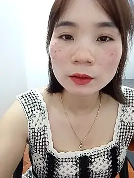 Snapshot of Bunnji99 chatting on 06-10-26, 04:03 Bunnji99 online show from 06-10-26, 04:03
