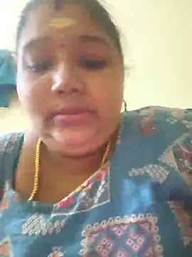 Snapshot of meenaqueen chatting on 06-08-26, 05:24 meenaqueen online show from 06-08-26, 05:24