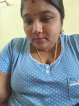 Snapshot of meenaqueen chatting on 06-06-26, 08:52 meenaqueen online show from 06-06-26, 08:52