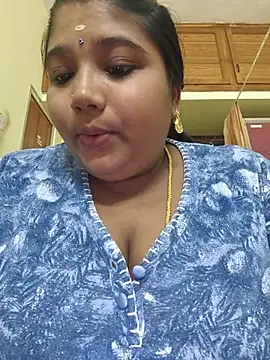 Snapshot of meenaqueen chatting on 06-11-26, 05:54 meenaqueen online show from 06-11-26, 05:54