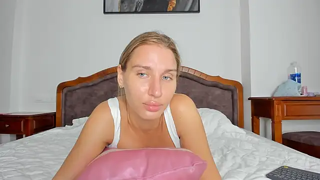 SofiClimbing online show from 11-03-25, 04:28