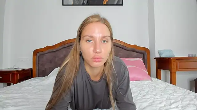 SofiClimbing online show from 11-09-25, 06:39