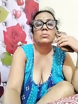 Snapshot of chatterjeesayani567 chatting on 06-07-26, 02:11 chatterjeesayani567 online show from 06-07-26, 02:11
