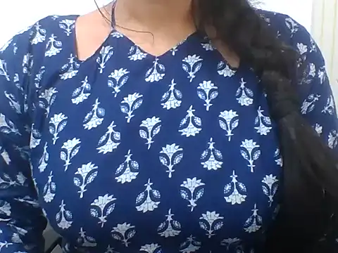 Snapshot of White_Sparrow1 chatting on 06-01-26, 08:47 White Sparrow1 online show from 06-01-26, 08:47