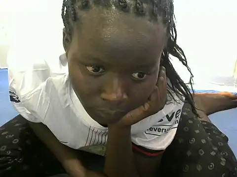 Snapshot of BerryJulie chatting on 06-01-26, 01:33 BerryJulie online show from 06-01-26, 01:33