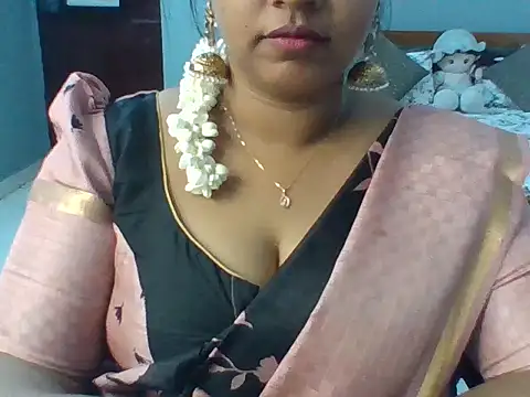 Snapshot of Tamil_hot_Meenu chatting on 06-11-26, 03:42 Tamil hot Meenu online show from 06-11-26, 03:42