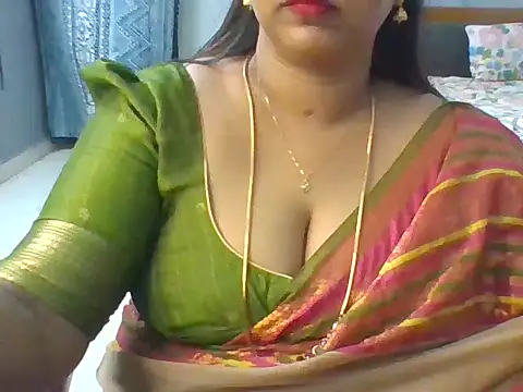 Snapshot of Tamil_hot_Meenu chatting on 07-24-26, 02:24 Tamil hot Meenu online show from 07-24-26, 02:24