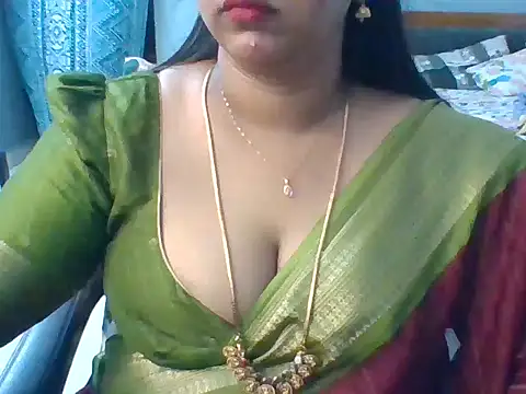Snapshot of Tamil_hot_Meenu chatting on 07-07-26, 03:26 Tamil hot Meenu online show from 07-07-26, 03:26