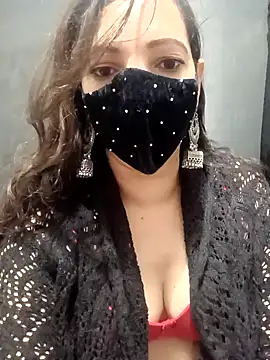 Snapshot of Lovely-Manisha143 chatting on 06-15-26, 05:07 Lovely-Manisha143 online show from 06-15-26, 05:07