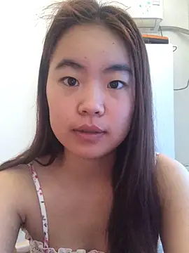 Snapshot of YiYi5520 chatting on 06-04-26, 07:24 YiYi5520 online show from 06-04-26, 07:24