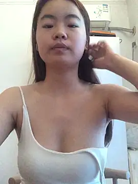 Snapshot of YiYi5520 chatting on 06-07-26, 07:57 YiYi5520 online show from 06-07-26, 07:57