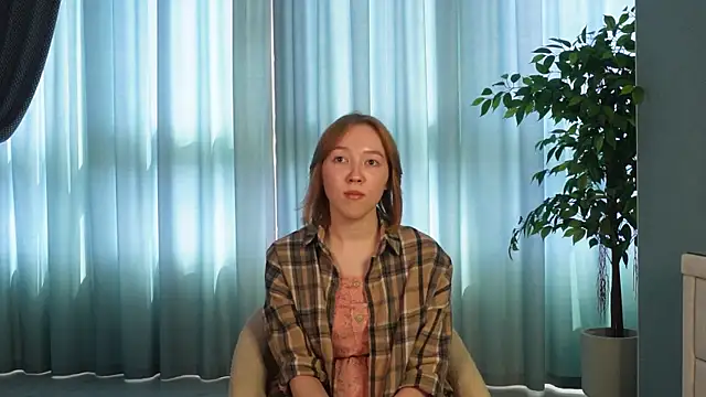 Snapshot of LeliaSavich chatting on 06-03-26, 04:02 LeliaSavich online show from 06-03-26, 04:02