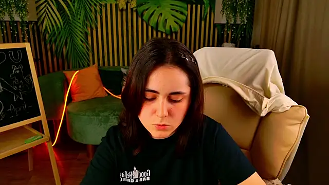 Snapshot of AprilMunoz chatting on 06-03-26, 02:33 AprilMunoz online show from 06-03-26, 02:33