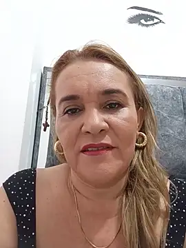 Snapshot of Sara_hilton02 chatting on 06-08-26, 01:33 Sara hilton02 online show from 06-08-26, 01:33