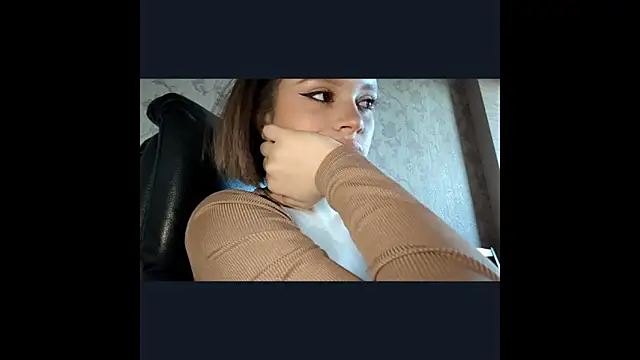 Snapshot of Aleksa_Myr chatting on 06-02-26, 03:12 Aleksa Myr online show from 06-02-26, 03:12
