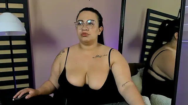 Snapshot of Ambar_Monroe_ chatting on 07-01-26, 01:00 Ambar Monroe online show from 07-01-26, 01:00