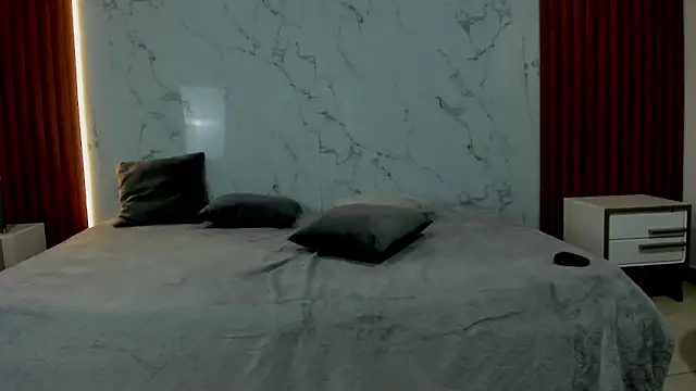 Snapshot of genesis_y_moon chatting on 06-02-26, 02:39 genesis y moon online show from 06-02-26, 02:39