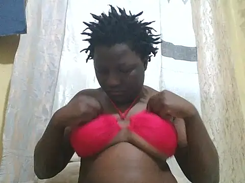 Snapshot of Ebony_creamie chatting on 06-05-26, 05:45 Ebony creamie online show from 06-05-26, 05:45