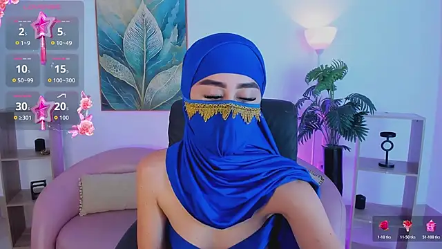 Snapshot of Alina_Malak chatting on 06-19-26, 04:35 Alina Malak online show from 06-19-26, 04:35