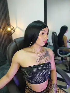Snapshot of Yessica_Doll chatting on 06-17-26, 01:21 Yessica Doll online show from 06-17-26, 01:21