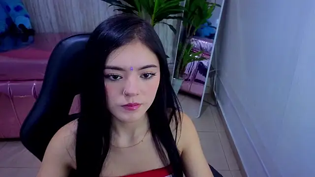 Snapshot of vaneloppe_t_ chatting on 06-07-26, 12:54 vaneloppe t online show from 06-07-26, 12:54