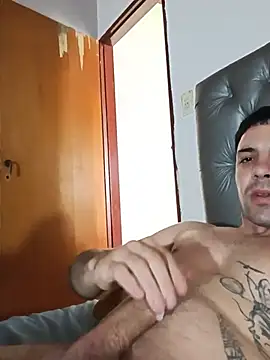 Snapshot of Porprivado1 chatting on 06-05-26, 06:02 Porprivado1 online show from 06-05-26, 06:02