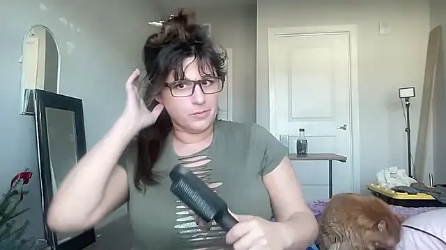 maddiliz online show from 12-22-25, 09:04