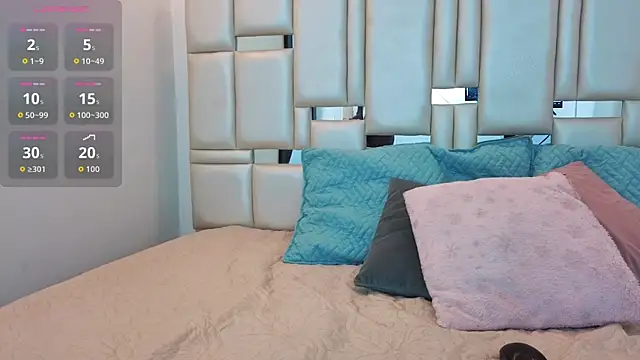 karol lopez  online show from 06-12-26, 10:35