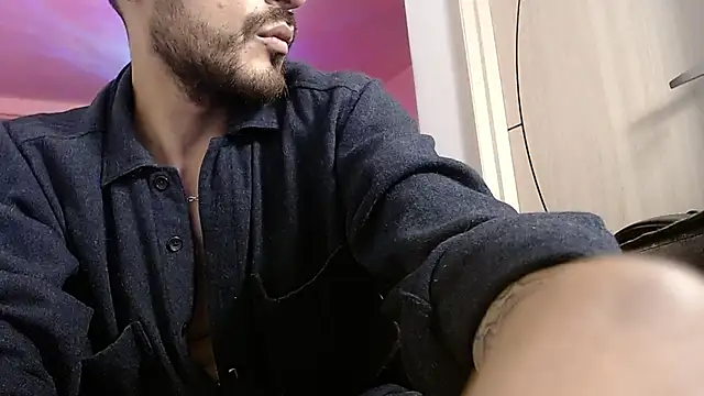 Snapshot of MalekXarxxx chatting on 06-19-26, 04:40 MalekXarxxx online show from 06-19-26, 04:40