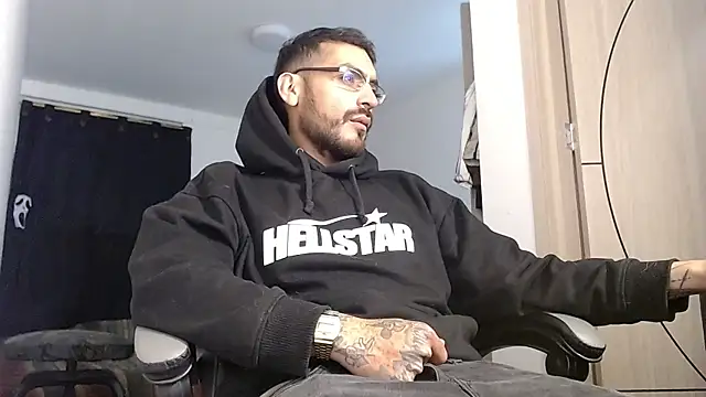 Snapshot of MalekXarxxx chatting on 06-21-26, 04:51 MalekXarxxx online show from 06-21-26, 04:51