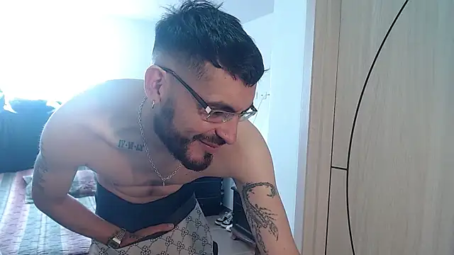 Snapshot of MalekXarxxx chatting on 06-02-26, 06:41 MalekXarxxx online show from 06-02-26, 06:41