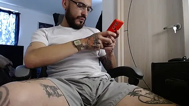 Snapshot of MalekXarxxx chatting on 06-09-26, 03:46 MalekXarxxx online show from 06-09-26, 03:46