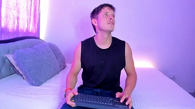 johnycooper08 online show from 06-22-26, 01:52