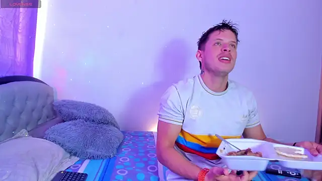 johnycooper08 online show from 06-18-26, 05:18