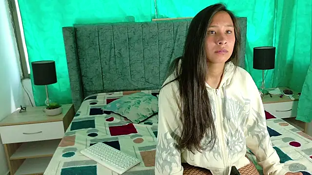 Snapshot of Lexy_Mini chatting on 06-14-26, 04:30 Lexy Mini online show from 06-14-26, 04:30