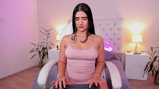 Tiffanny Gomez online show from 06-25-26, 07:19